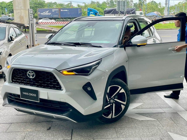 Lộ nội thất Toyota Yaris Cross 2023 tại Việt Nam, giá không rẻ   - Ảnh 2.