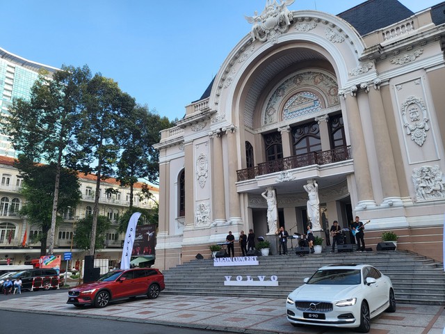 Tổ chức hòa nhạc hàng tuần trước Nhà hát Thành phố phục vụ người dân, du khách - Ảnh 1.