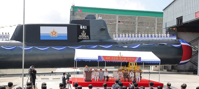 Căng thẳng dâng cao khi Triều Tiên hạ thủy 'tàu ngầm tấn công hạt nhân' - Ảnh 1.