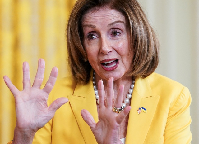 Bà Nancy Pelosi bất ngờ nói muốn quay lại chính trường Mỹ - Ảnh 1.