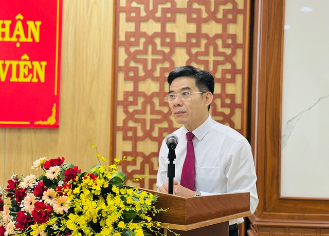 Ông Nguyễn Hữu Tuấn, Phó bí thư thường trực Đảng ủy EVN phát biểu tại hội nghị