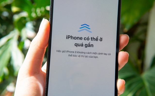 Cách bảo vệ sức khỏe đôi mắt khi dùng iPhone vào ban đêm- Ảnh 3. Cách bảo vệ sức khỏe đôi mắt khi dùng iPhone vào ban đêm- Ảnh 3.