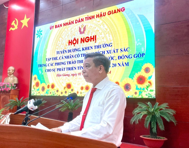 Báo Thanh Niên nhận bằng khen của UBND tỉnh Hậu Giang- Ảnh 1.