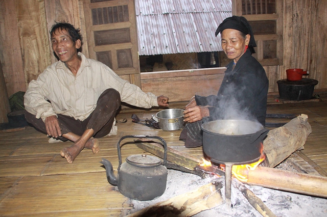 'Vật thiêng' trên dãy Trường Sơn: Bếp lửa và nhà dài- Ảnh 2.