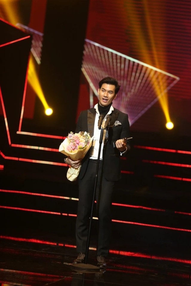 Nhan Phúc Vinh thắng giải Diễn viên nam ấn tượng của VTV Awards 2023- Ảnh 3.