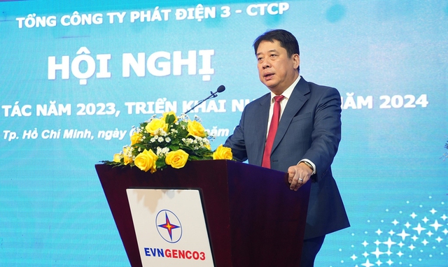 Ông Nguyễn Anh Tuấn - Phó Bí thư Đảng ủy, Thành viên HĐTV, Tổng Giám đốc EVN phát biểu chỉ đạo tại hội nghị