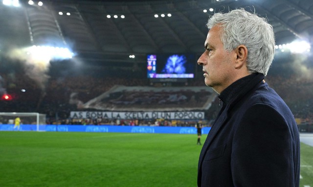 AS Roma của HLV Mourinho liên tiếp nhận thẻ đỏ, bị loại khỏi Coppa Italia - Ảnh 2.