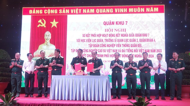 VRG bàn giao 6 ha cho Quân khu 7 làm trường bắn, căn cứ hậu cần- Ảnh 1.