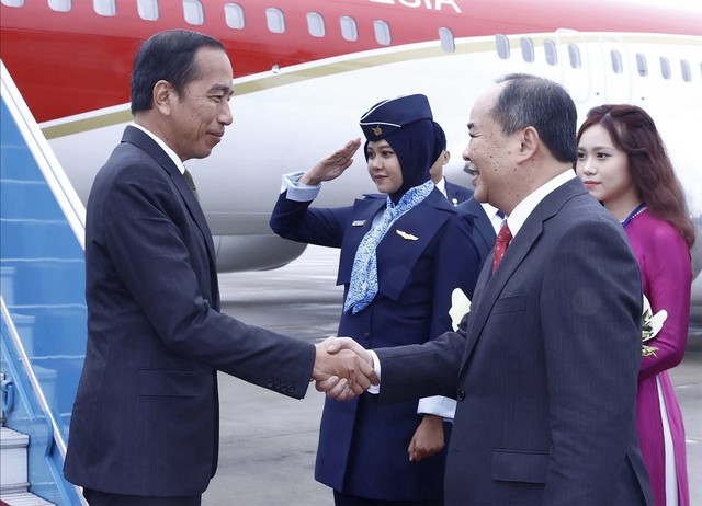 Tổng thống Indonesia Joko Widodo bắt đầu chuyến thăm cấp nhà nước đến Việt Nam- Ảnh 1.