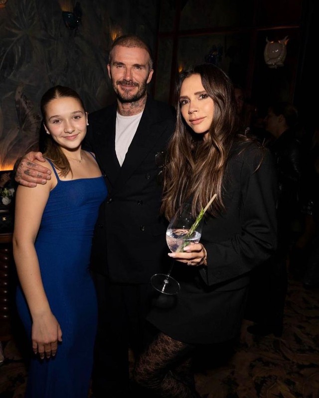 Victoria Beckham dùng hình ảnh con gái để bán quần áo- Ảnh 3.