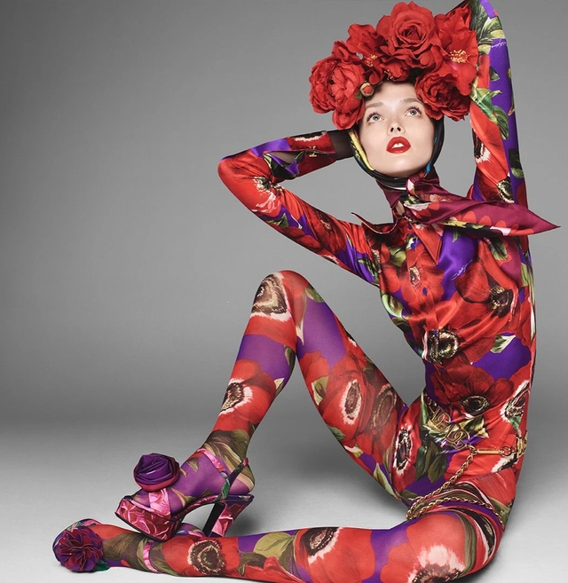Họa tiết hoa hồng của Dolce&Gabbana, Balmain… tặng cảm xúc mùa xuân cho phái nữ- Ảnh 7.