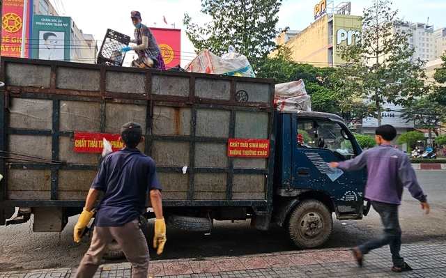 Đồng Nai tăng giá tiền thu gom rác từ 25.1- Ảnh 1.