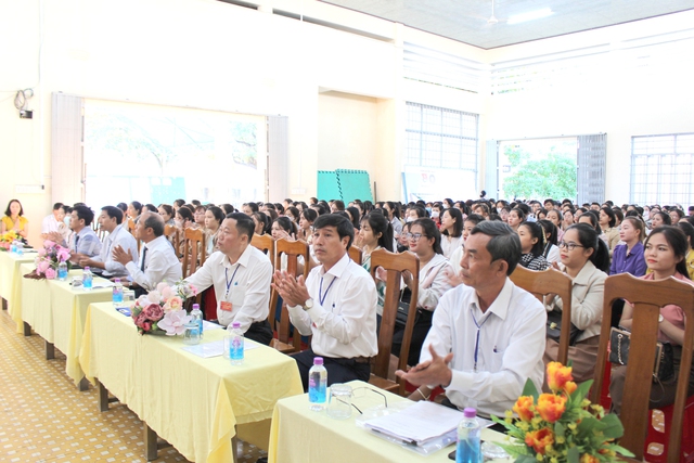 Huyện Diên Khánh: 321 thí sinh tham dự kỳ thi tuyển viên chức sự nghiệp giáo dục- Ảnh 2.