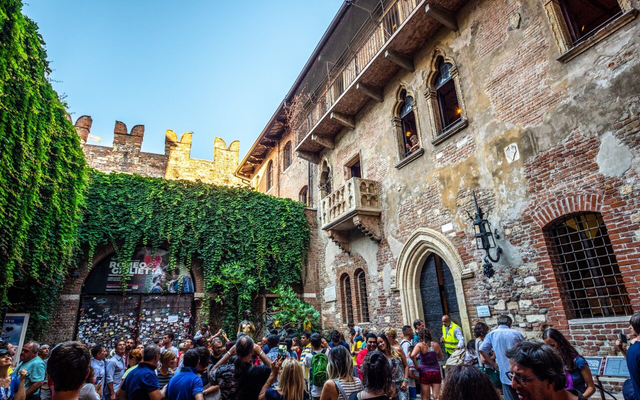 Ghé thăm thành phố Verona, nơi gắn liền với chuyện tình của Romeo và Juliet- Ảnh 2.