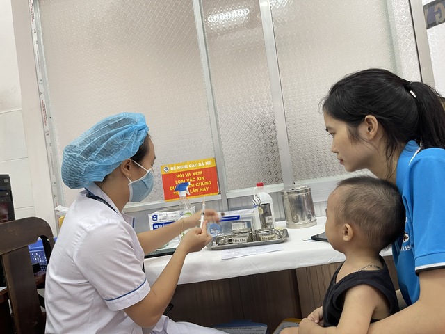 Sở Y tế TP.HCM ra văn bản sát tết tiêm vắc xin bù cho trẻ sinh 2023- Ảnh 1.