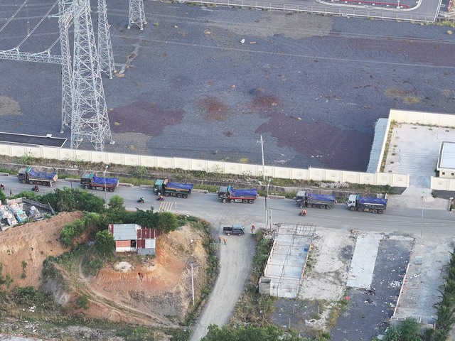 Ninh Hòa: Kiểm tra loạt xe tải có hành vi đổ chất thải ra môi trường- Ảnh 3.