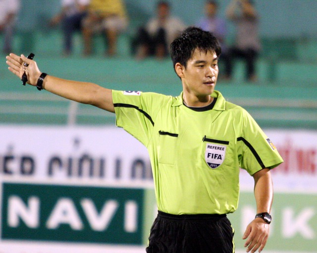 Danh tính trọng tài trận Việt Nam và Nhật Bản: 'Người quen' với bóng đá Việt Nam- Ảnh 2.