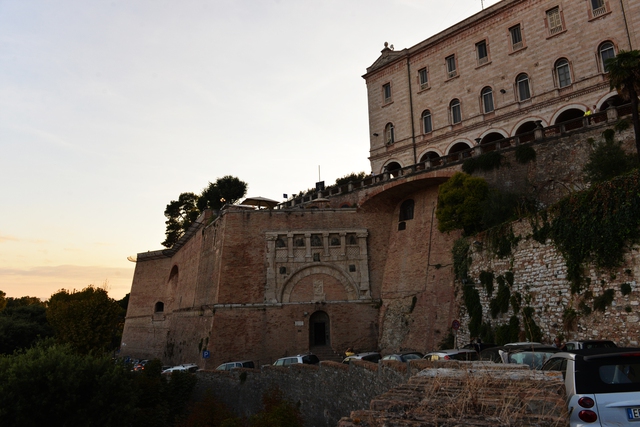 Trải nghiệm thành phố Perugia: Hành trình khám phá thủ phủ vùng Umbria, Ý- Ảnh 1.