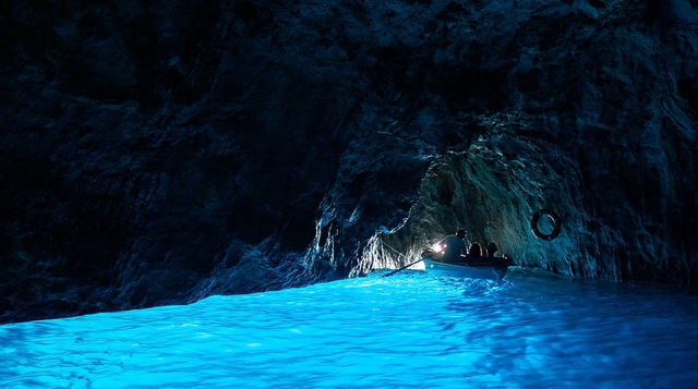 Choáng ngợp vẻ đẹp của đảo Capri mà bạn không thể bỏ qua- Ảnh 1.