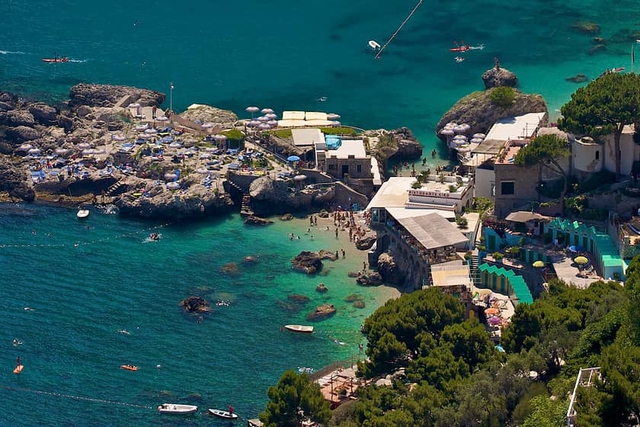 Choáng ngợp vẻ đẹp của đảo Capri mà bạn không thể bỏ qua- Ảnh 4.