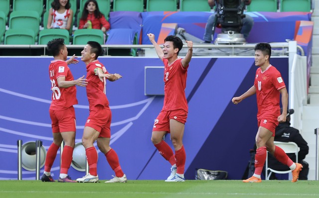 Đội tuyển Việt Nam chưa thể thắng Nhật, vẫn xin cảm ơn thầy trò HLV Troussier- Ảnh 2.
