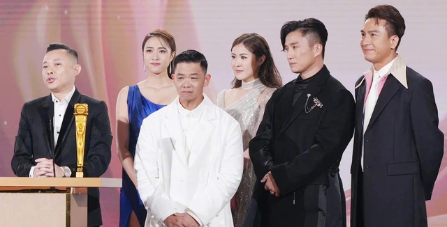 Xa Thi Mạn thắng giải Thị hậu TVB, nhận ba cúp vàng trong một đêm- Ảnh 13.