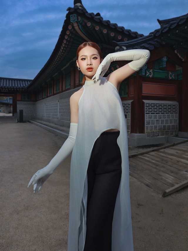 Người mẫu Việt diện yếm đào, thả dáng giữa cung điện lớn nhất Hàn Quốc- Ảnh 5.