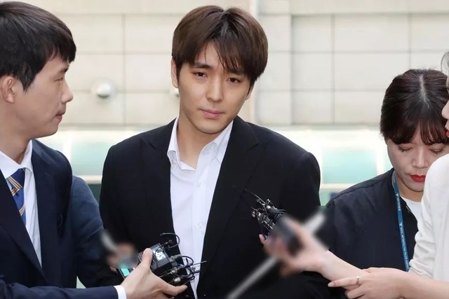 Cựu trưởng nhóm F.T. Island Choi Jong Hoon tái xuất sau scandal hiếp dâm tập thể- Ảnh 1.