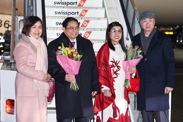 Thủ tướng Phạm Minh Chính tới Davos, bắt đầu lịch trình dày đặc tại WEF 54- Ảnh 2.
