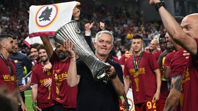 AS Roma xác nhận chính thức chia tay HLV Mourinho- Ảnh 2.