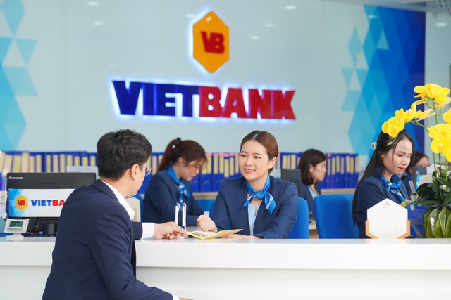 Chủ tịch ngân hàng Vietbank đã chi hơn 76 tỉ đồng mua vào 7 triệu cổ phiếu- Ảnh 1.