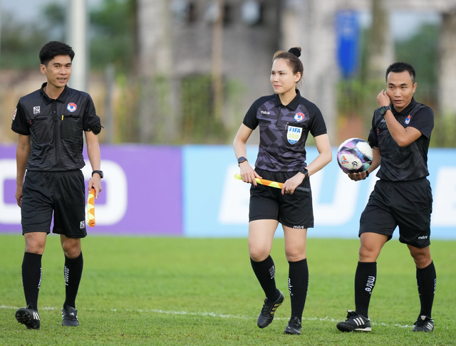 Nữ trọng tài FIFA, Lê Thị Ly: ‘Cầu thủ sinh viên chuyên nghiệp, nắm luật rất kỹ’- Ảnh 2.