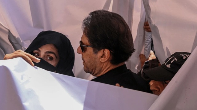 Cựu Thủ tướng Pakistan Imran Khan bị truy tố vì vi phạm về hôn nhân- Ảnh 1.