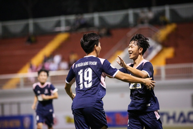 Trường ĐH Y Dược TP.HCM 3-1 Trường ĐH Ngân hàng TP.HCM: K'Njan Mos lập hat-trick đẹp- Ảnh 1.