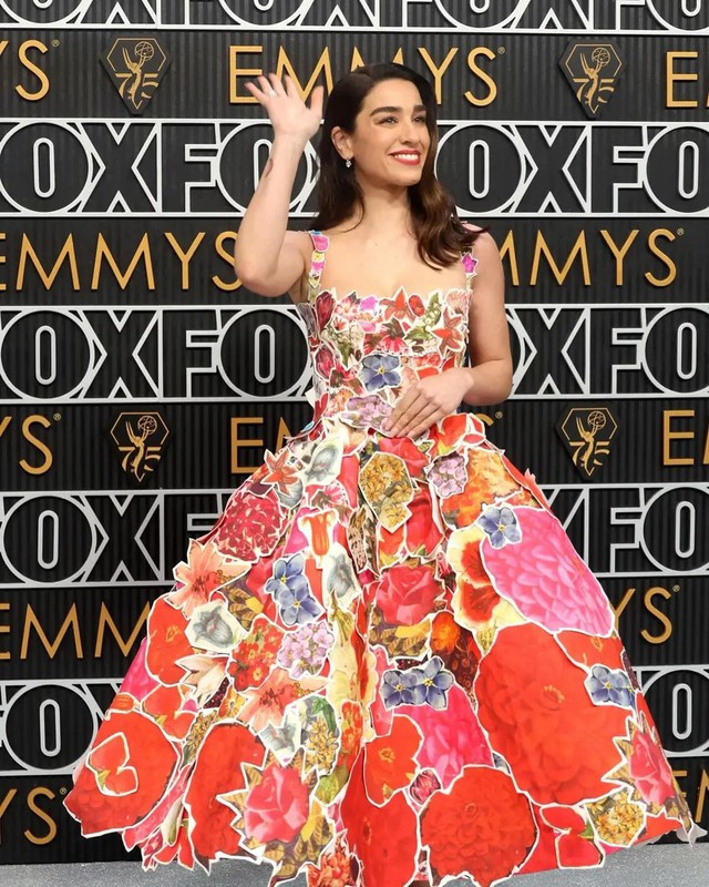 Selena Gomez lên đồ khét lẹt, nhiều mỹ nhân diện trang phục xuề xòa tại Emmy- Ảnh 9.