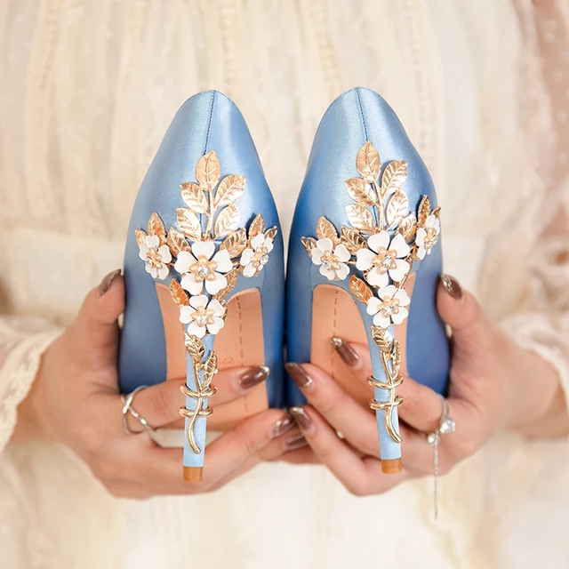 Giày satin, lụa - phụ kiện lý tưởng cho phong cách thời trang vintage- Ảnh 9.