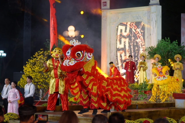 Tưng bừng lễ hội tết Việt 2024 tại TP.HCM- Ảnh 2.