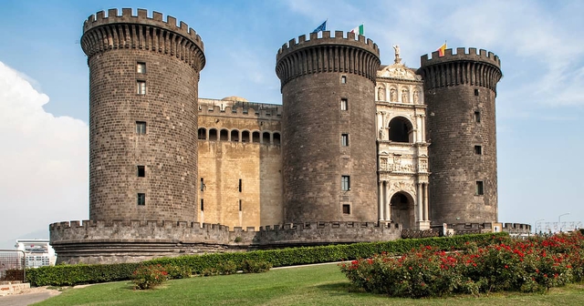 Kinh nghiệm du lịch Napoli: Thành phố lớn nhất miền Nam nước Ý- Ảnh 4.