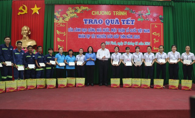 Phó thủ tướng Trần Lưu Quang thăm, tặng quà gia đình khó khăn ở Trà Vinh- Ảnh 3.