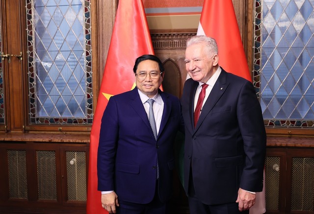 Thủ tướng Phạm Minh Chính hội kiến Phó chủ tịch Quốc hội Hungary Jakab István- Ảnh 1.