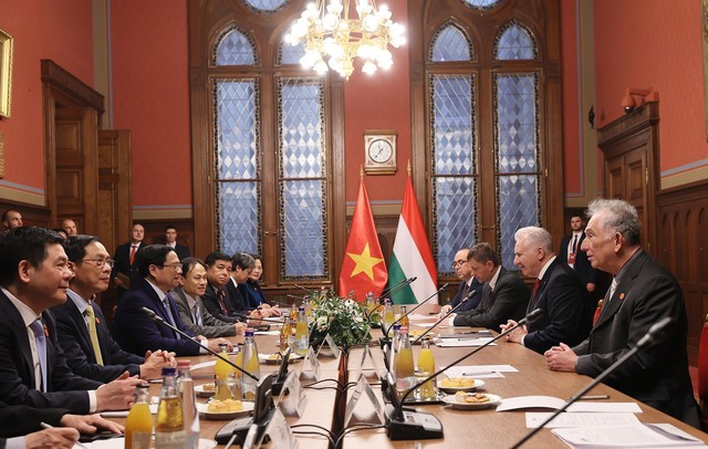 Thủ tướng Phạm Minh Chính hội kiến Phó chủ tịch Quốc hội Hungary Jakab István- Ảnh 2.