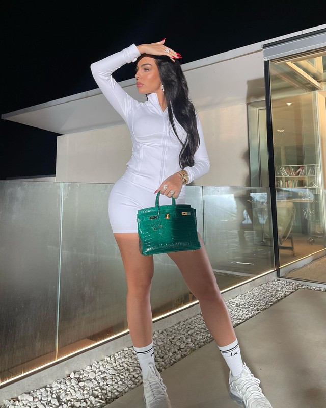 Surprised by the million dollar wardrobe of Georgina Rodriguez - Ronaldo's girlfriend - Photo 10.