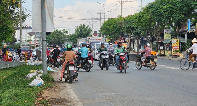 Bất an với mất an toàn giao thông trước trường học- Ảnh 1.