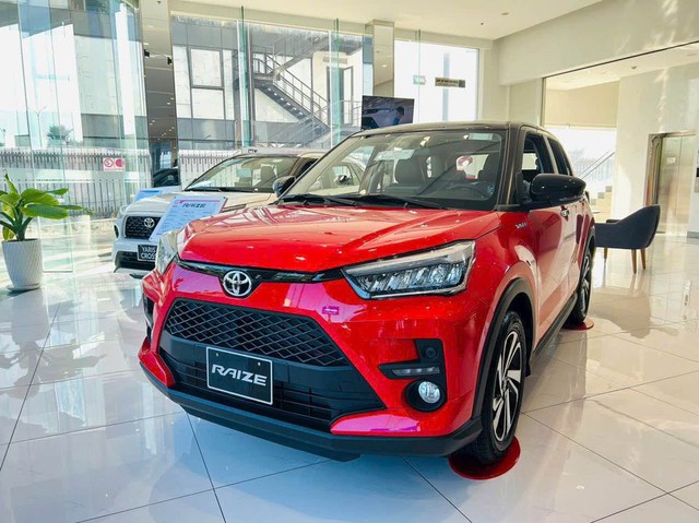 Toyota giảm giá hàng loạt xe tại Việt Nam- Ảnh 1.
