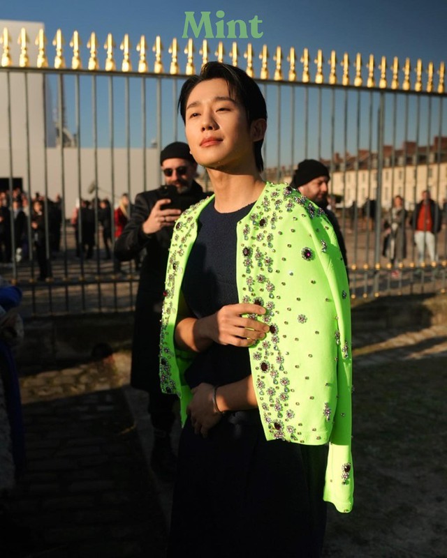 Paris Fashion Week đón màn đổ bộ của sao Hàn, riêng Jung Hae In bị chê- Ảnh 1.