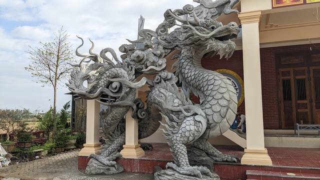 Đủ kiểu các linh vật rồng độc đáo ở Quảng Trị đang gây 'bão mạng'- Ảnh 2.