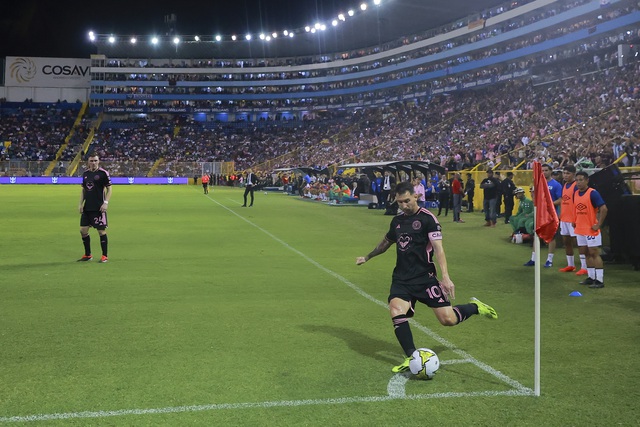 Messi và đồng đội sắp thi đấu trên sân có sức chứa 92.000 khán giả- Ảnh 2.