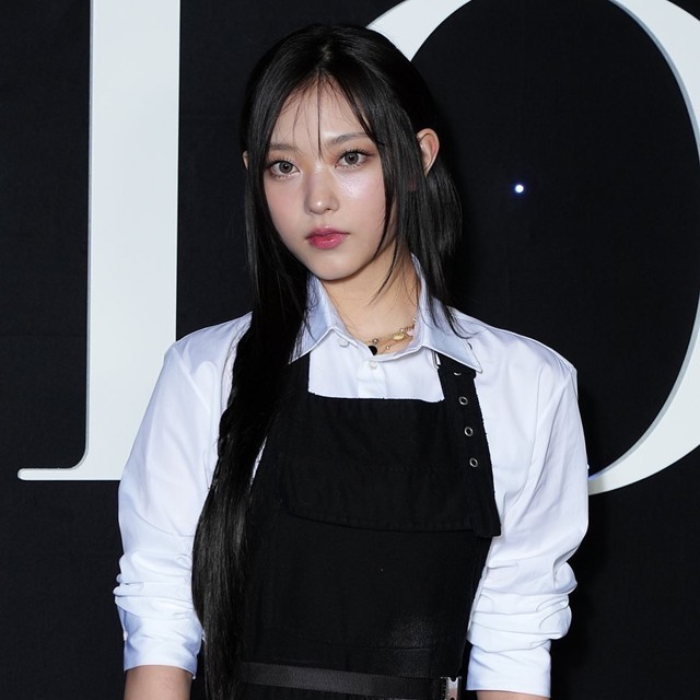 Paris Fashion Week đón màn đổ bộ của sao Hàn, riêng Jung Hae In bị chê- Ảnh 5.