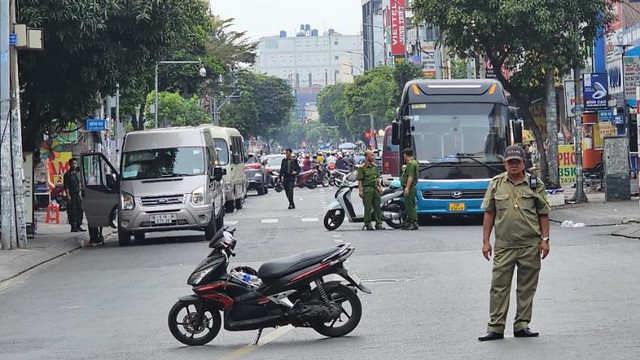 TP.HCM: Bộ Công an kiểm tra bar Phương Lâm xuyên đêm và cả ngày- Ảnh 1.