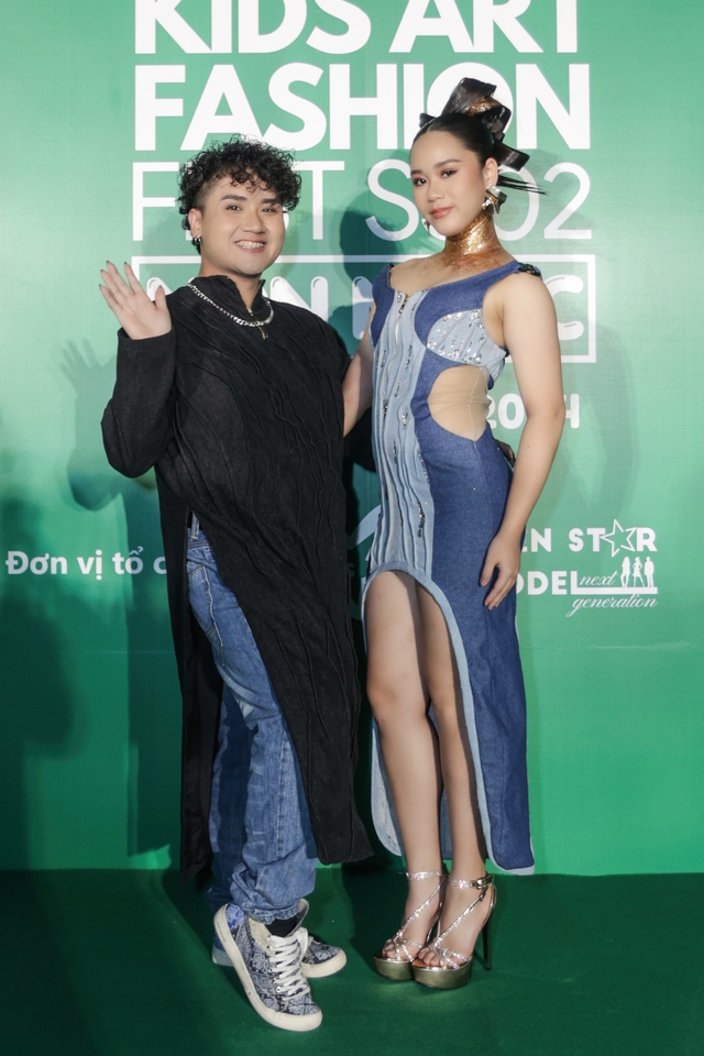 Bella Vũ gặp sự cố trong show diễn của nhà thiết kế Huỳnh Thức- Ảnh 1.